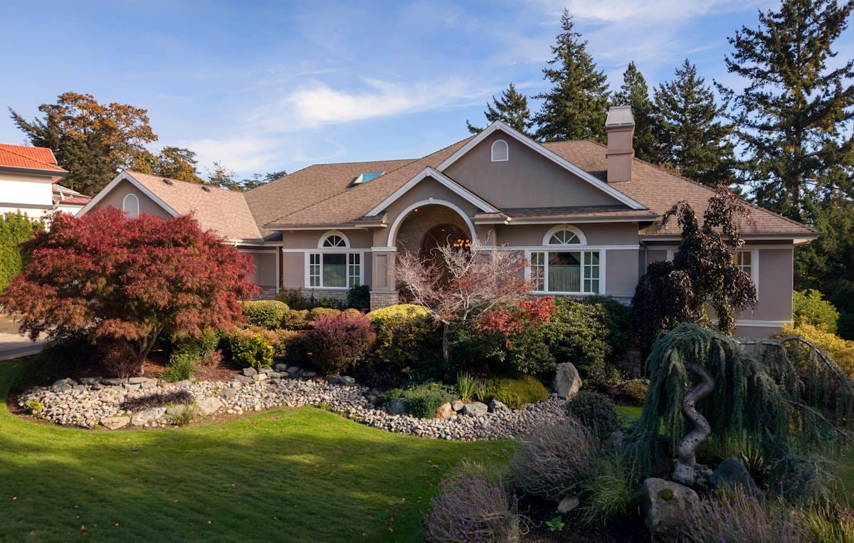 3271 Arbutus Ridge