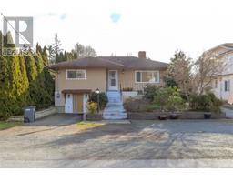 House for sale at 915 Easter Rd Saanich, British Columbia